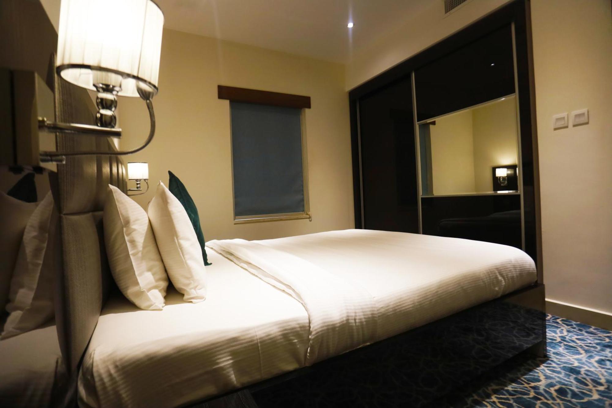 Naylover Hotel Suites Амман Экстерьер фото